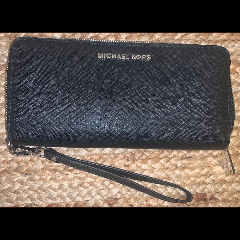 Michael Kors Jet Set wallet black and silver NWT